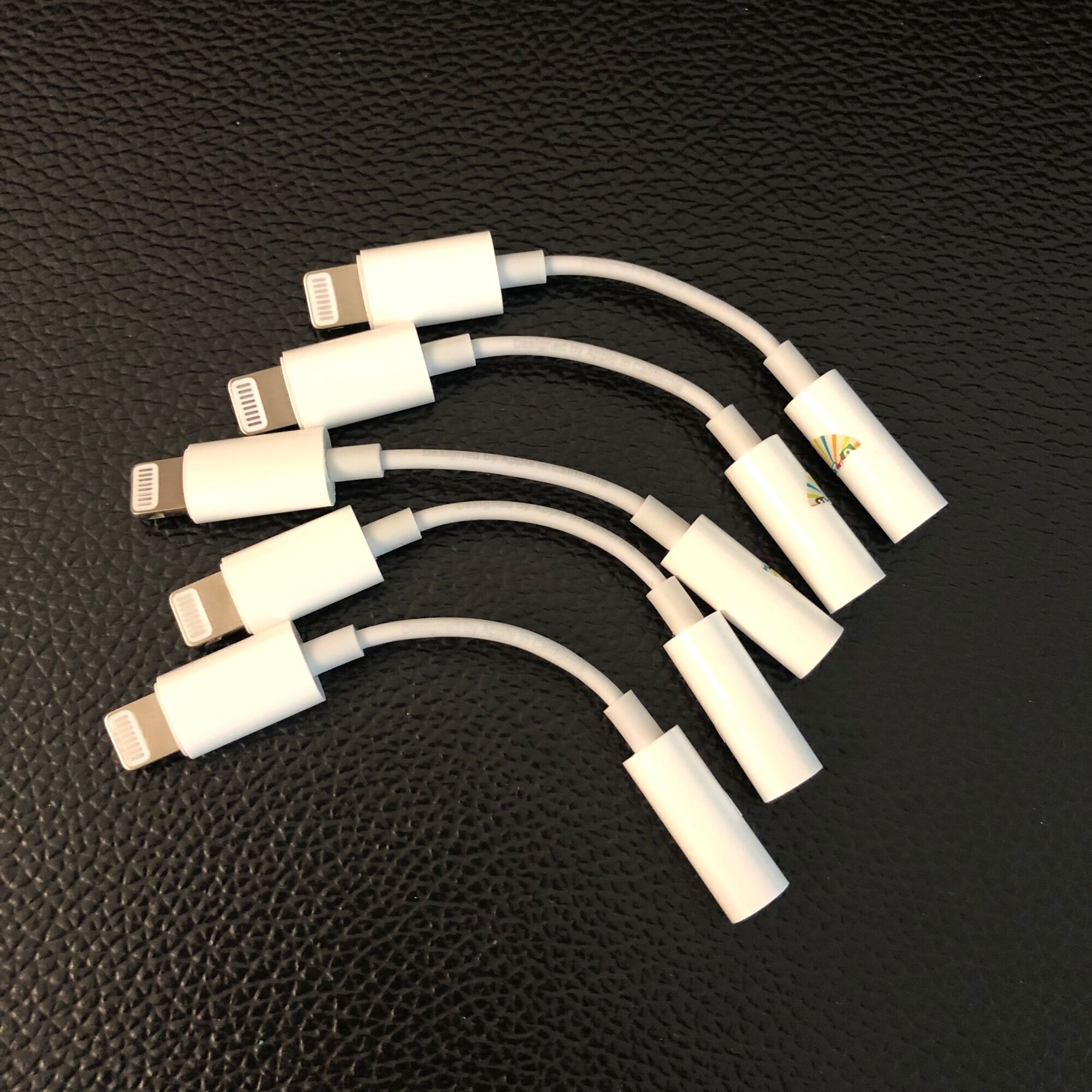 Jack chuyển cổng ligtning sang 3.5 dùng cho ip