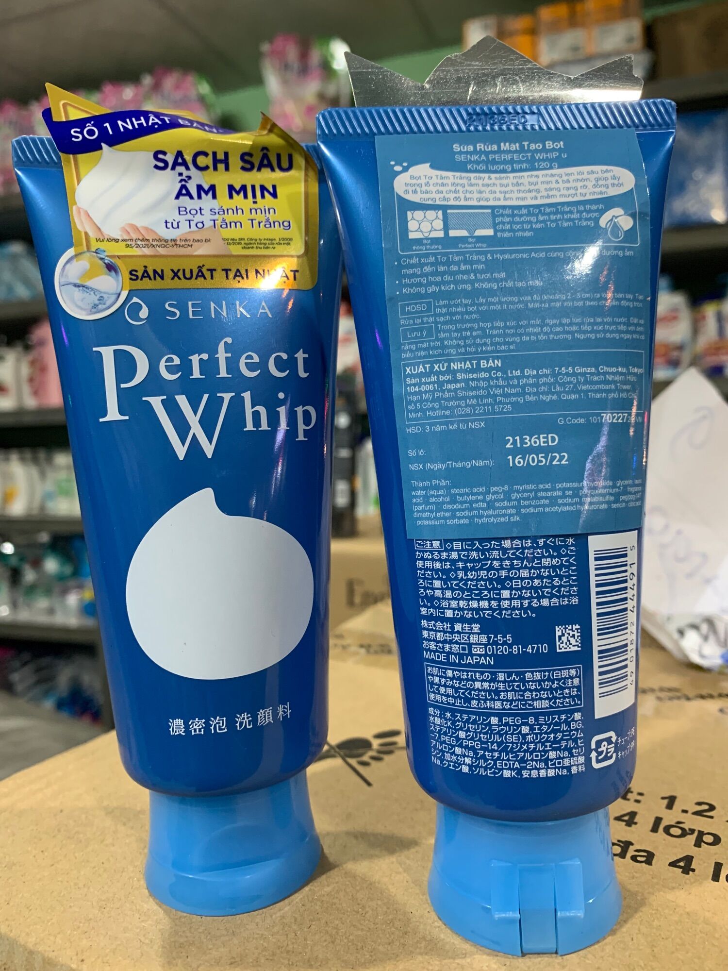 Sửa rửa mặt tạo bọt Senka perfect white chai 120g