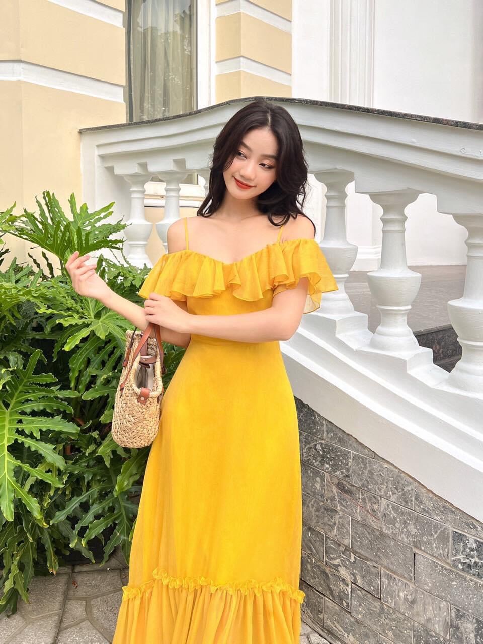 Đầm maxi vàng du lịch hở vai bèo tay ôm eo (STEFFY)
