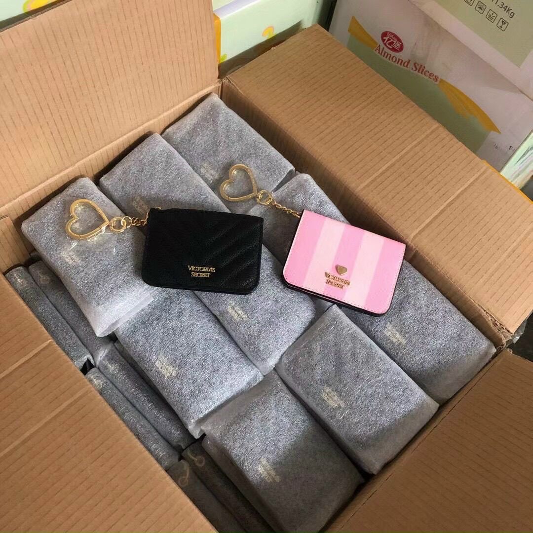 Ví card holder nhà Vic