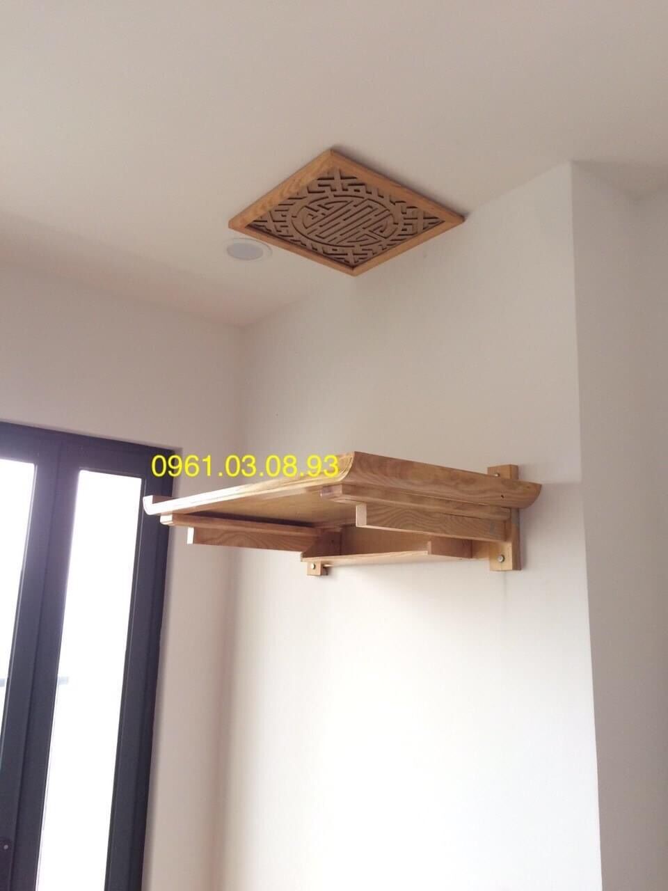 Bàn thờ treo tường chung cư gỗ sồi