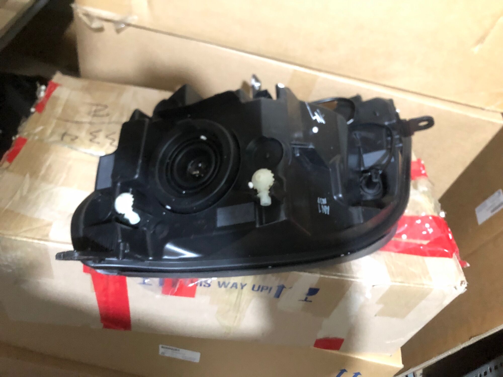 Đèn pha xe chevrolet orlando