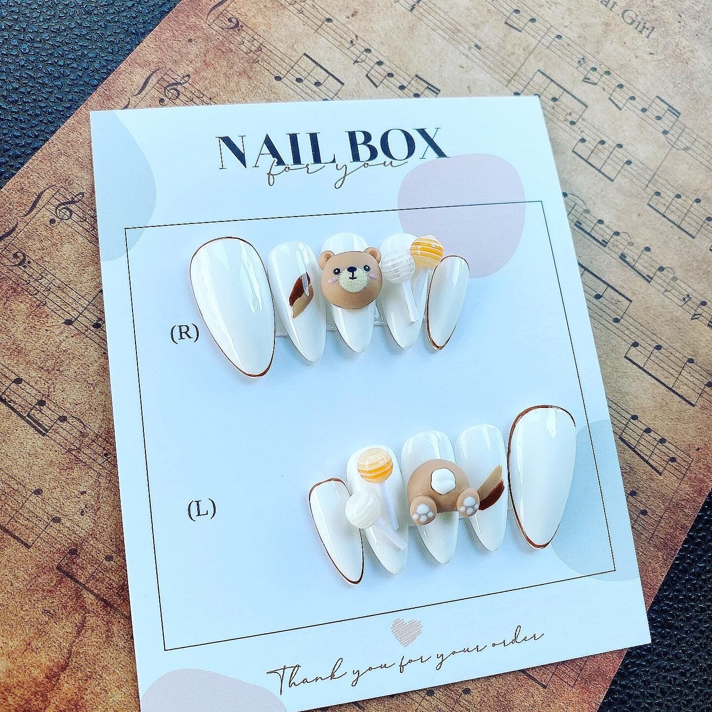 Nailbox thiết kế kèm keo và dũa