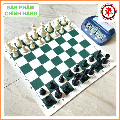Bộ cờ vua tiêu chuẩn và đồng hồ
