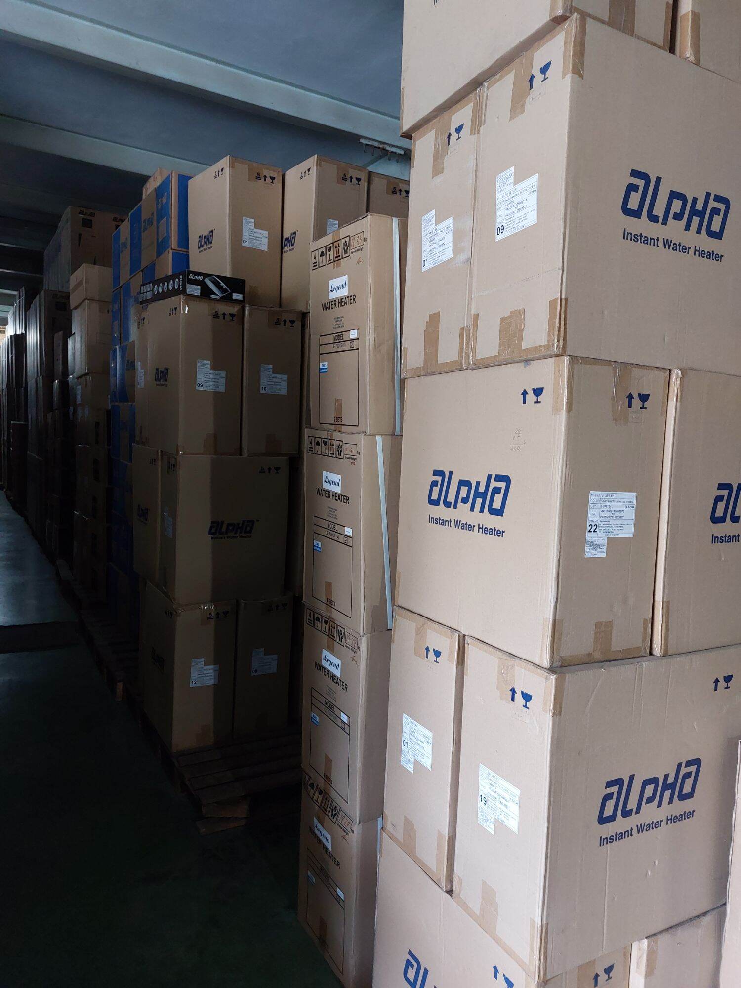 Máy tắm nước nóng nhập khẩu malaysia Alpha X3E