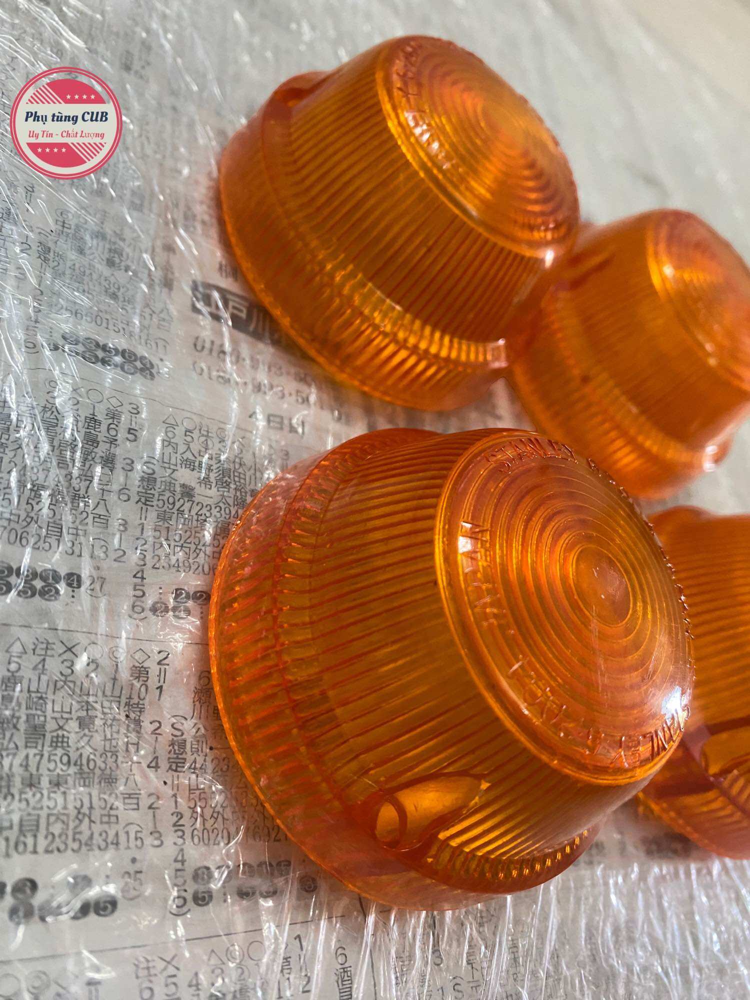 Bộ 4 chụp xi nhan cánh én
