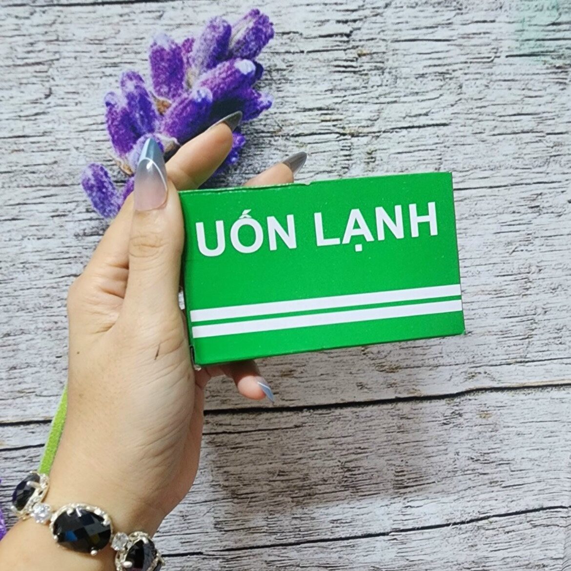 Giấy uốn lạnh xanh dùng uốn tóc