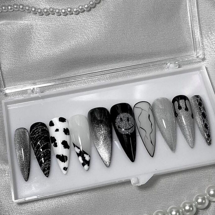 Nailbox mẫu nhọn đen trắng