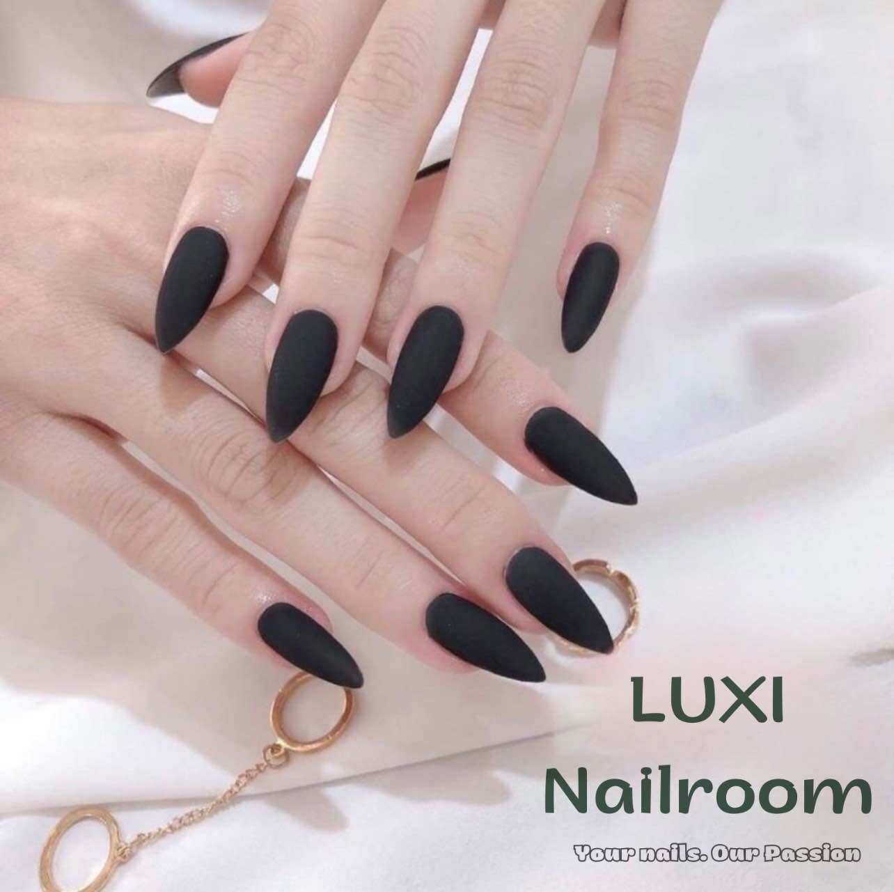 Nailbox - móng úp thiết kế mẫu sơn trơn đen - đỏ