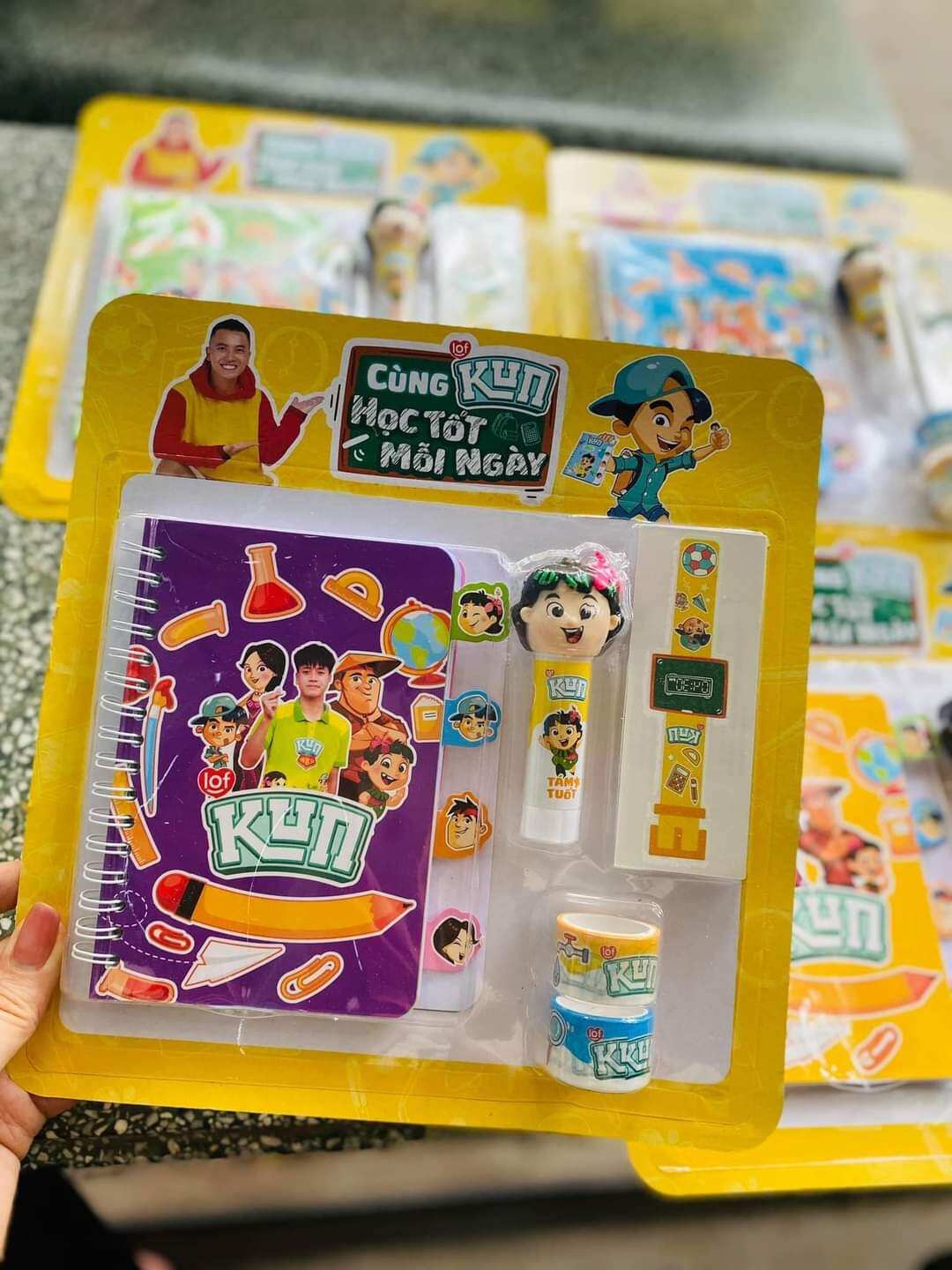 BỘ DỤNG CỤ HỌC TẬP KUN MỚI( ngẩu nhiên)
