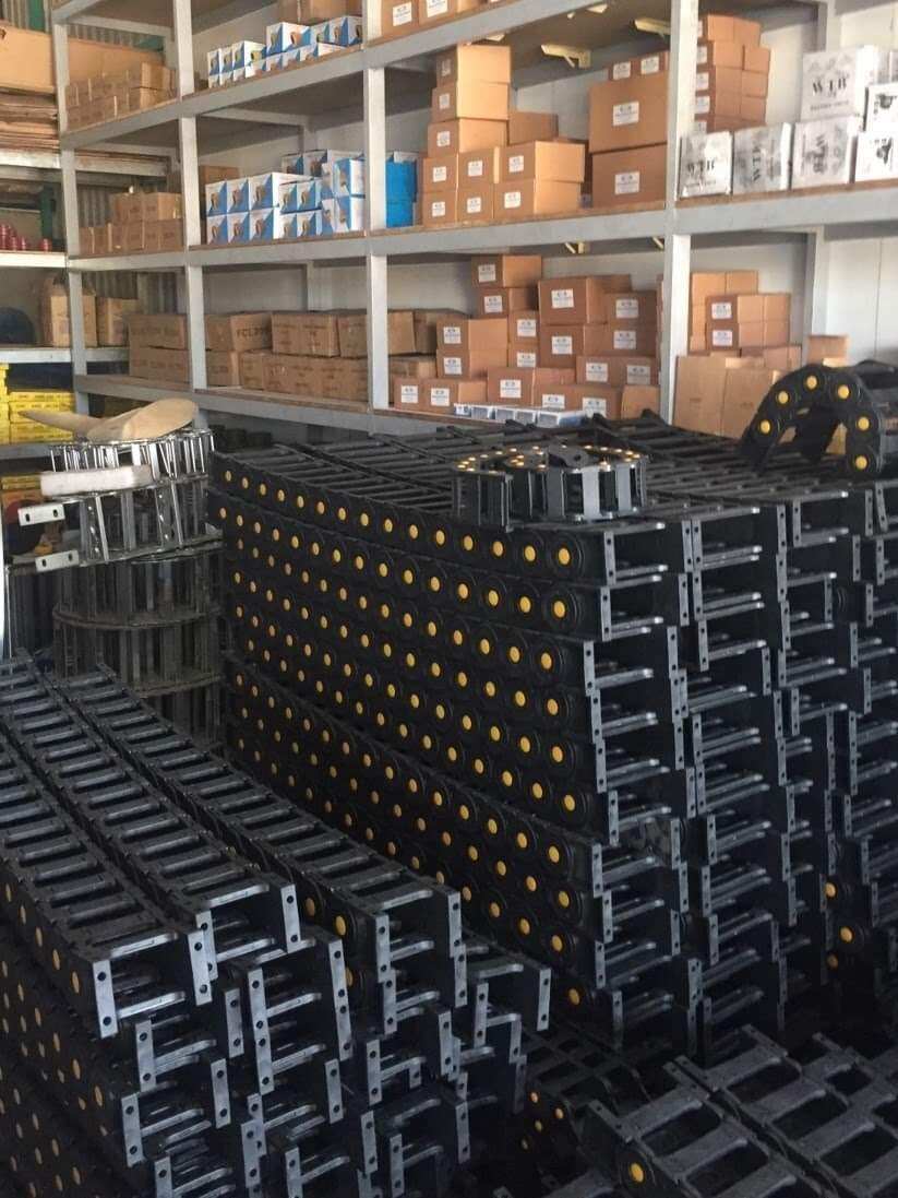 Xích nhựa, máng nhựa đi dây điện máy CNC, máy công nghiệp sợi 1 mét