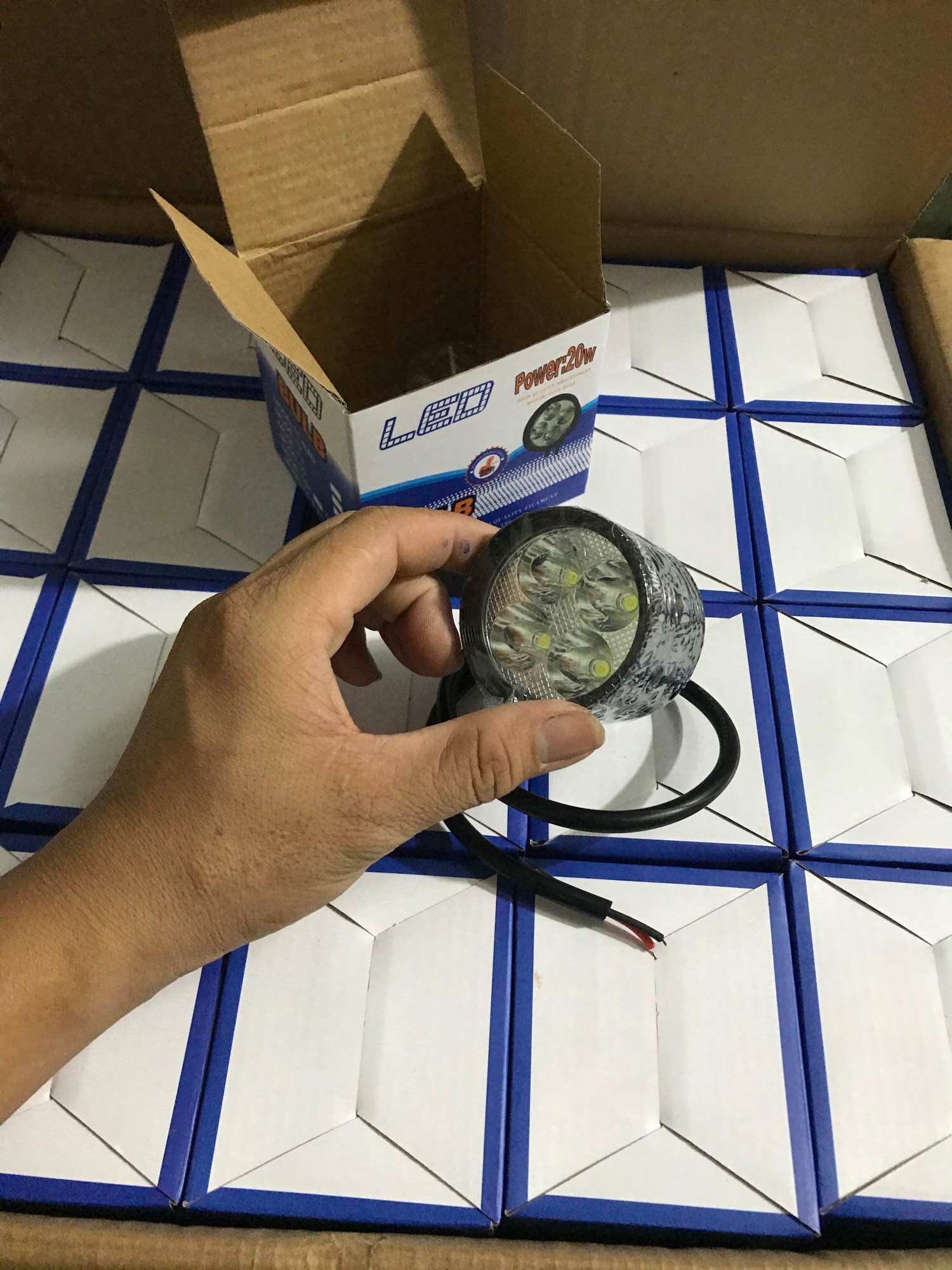 Đèn trợ sáng L4 ngắn 3 chế độ