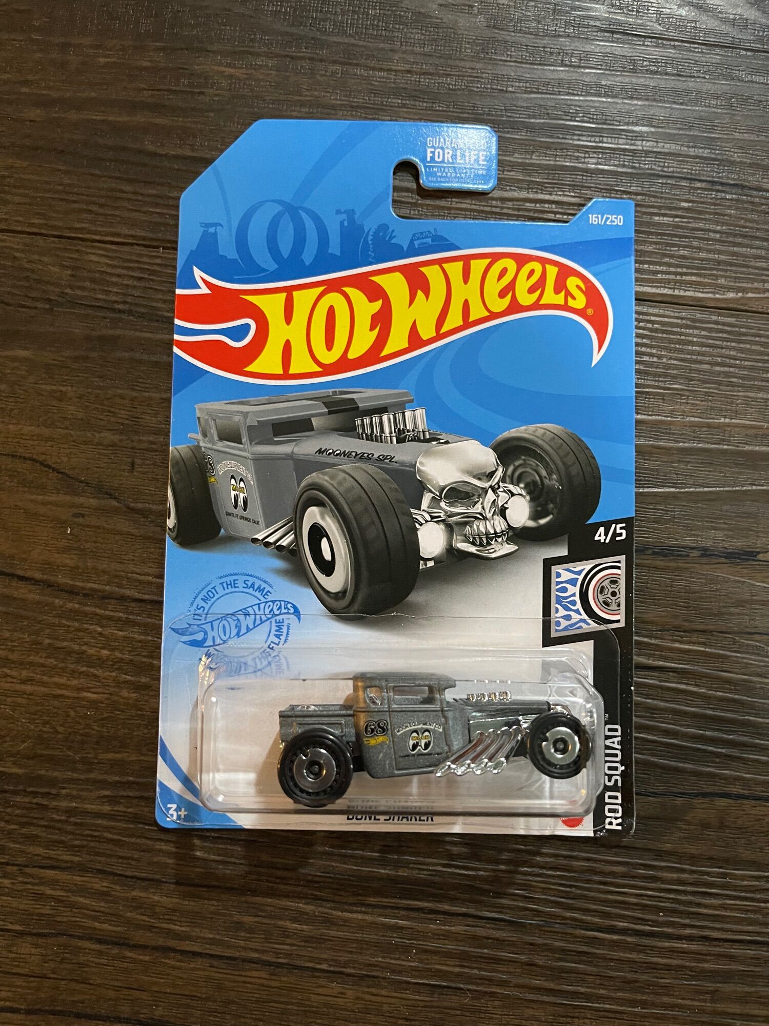 Xe mô hình đồ chơi cơ bản Hotwheels 1:64 - Bone Shaker
