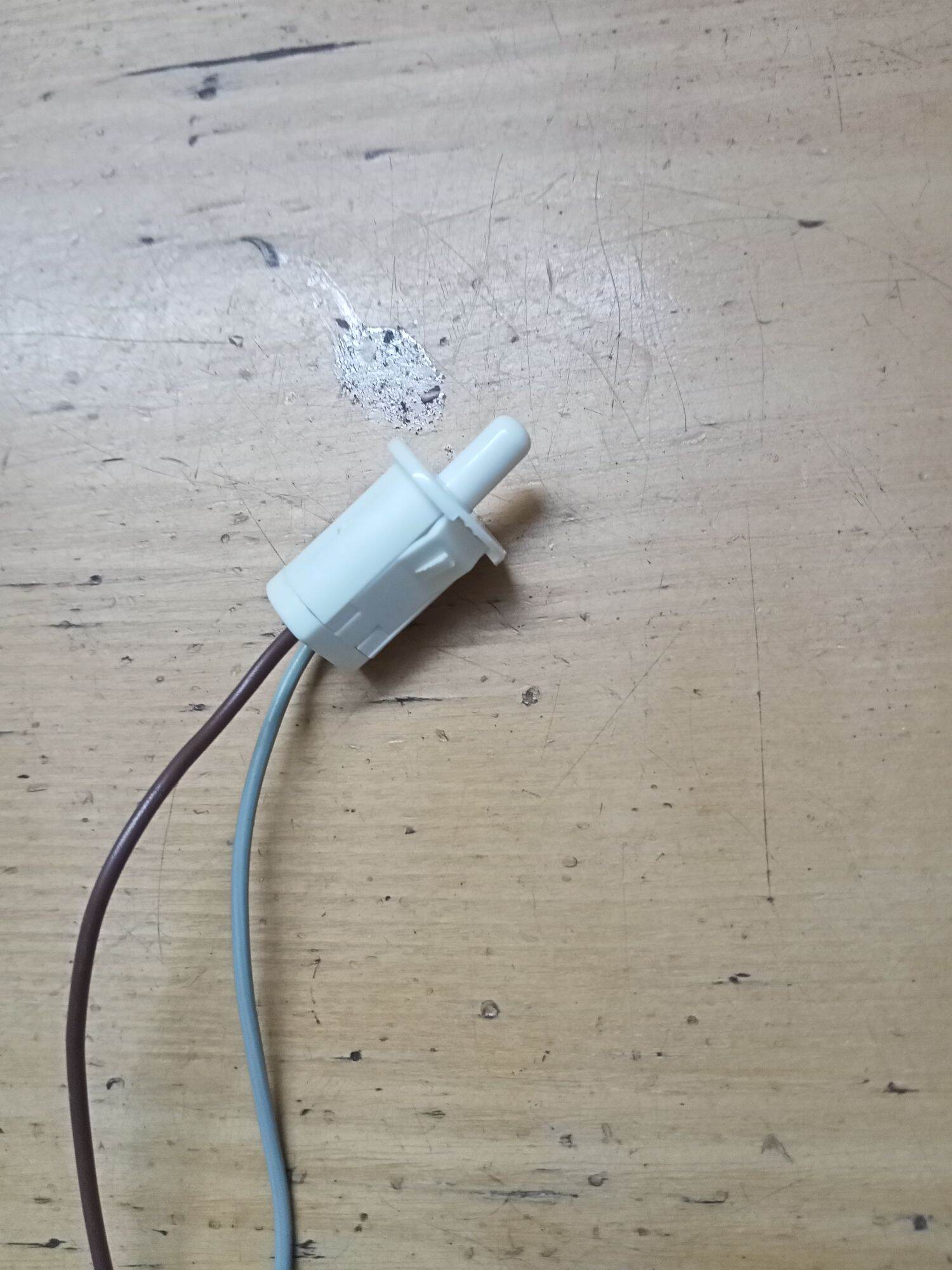 Công tắc cửa tủ lạnh