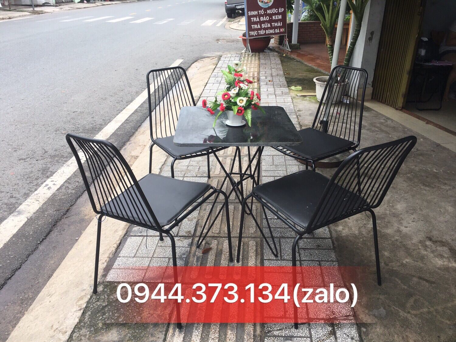 Bộ bàn ghế sắt sân vườn giá rẻ .
