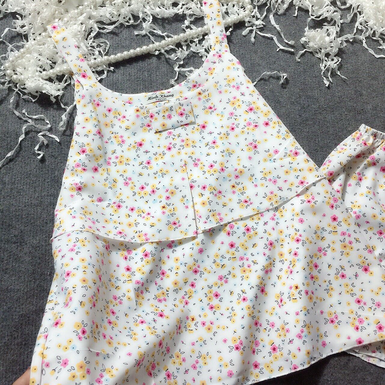 Đồ bộ đùi mặc nhà vải lụa hoa 2 tầng dây bản phối nơ vải size dưới 55kg