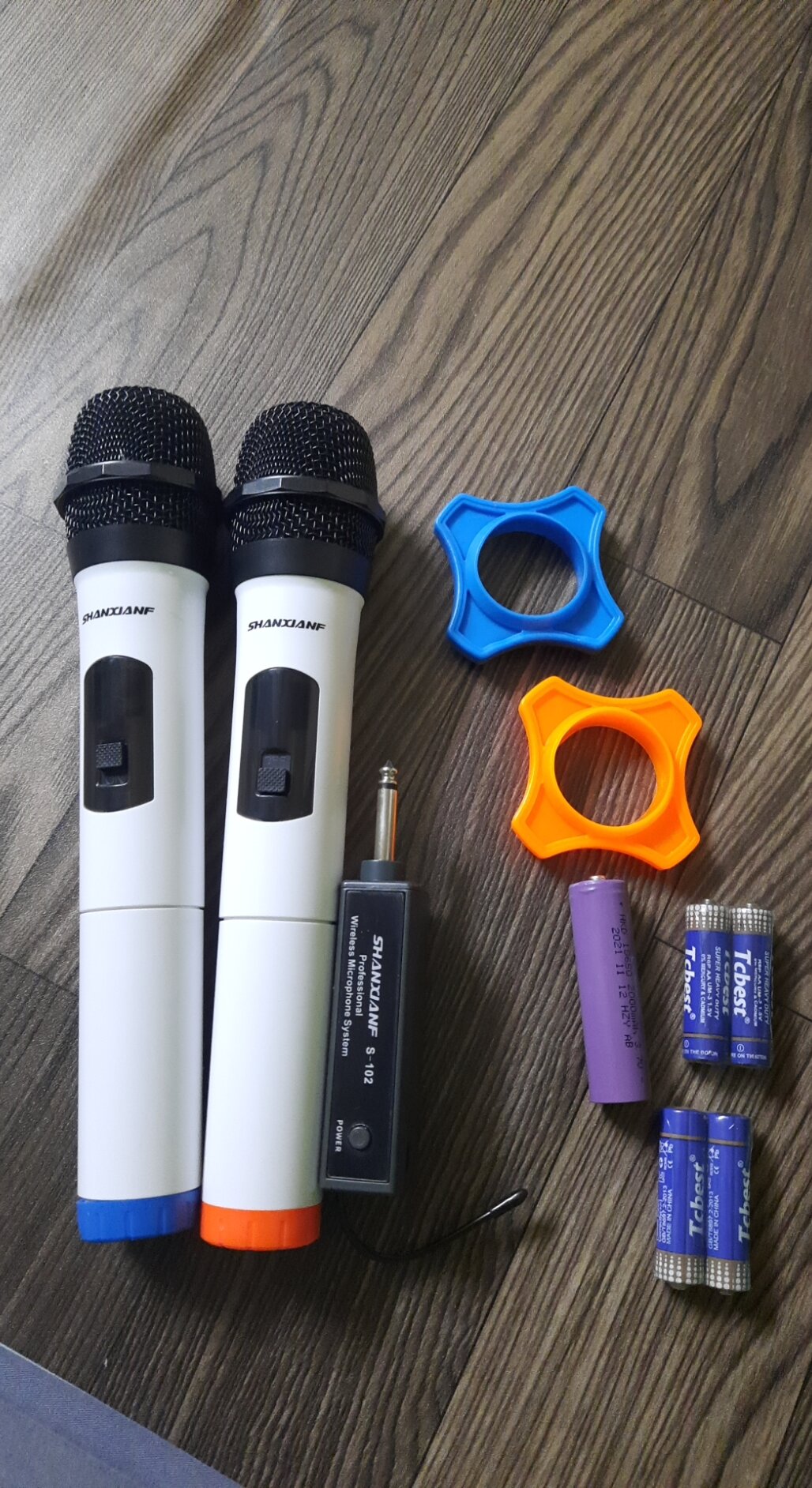 Mic hát không dây cho âm ly và loa kéo tiện dụng