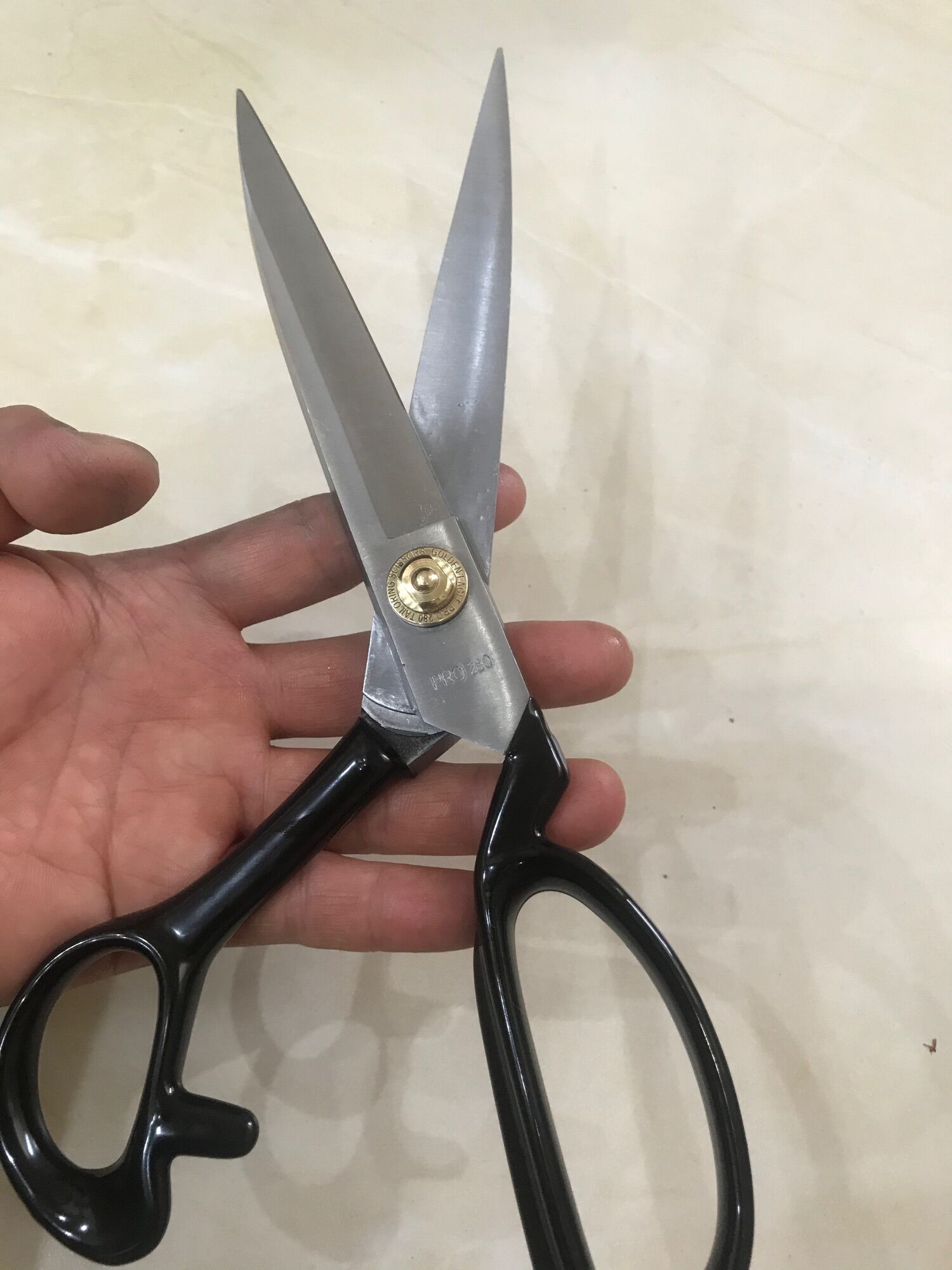 Kéo cắt vải con Ó Eagle 12inch