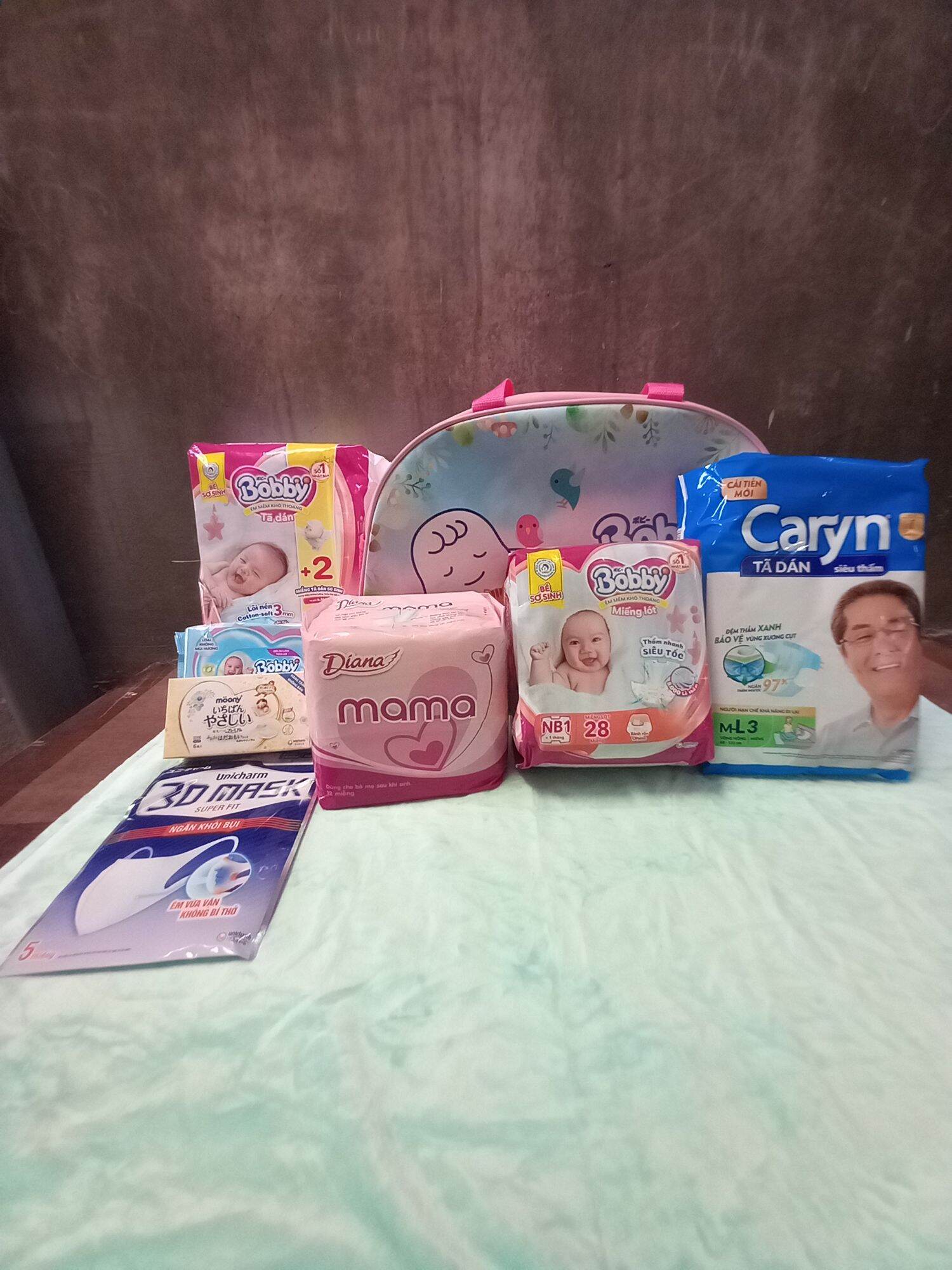 combo 8 món đi sinh cho  mẹ và bé