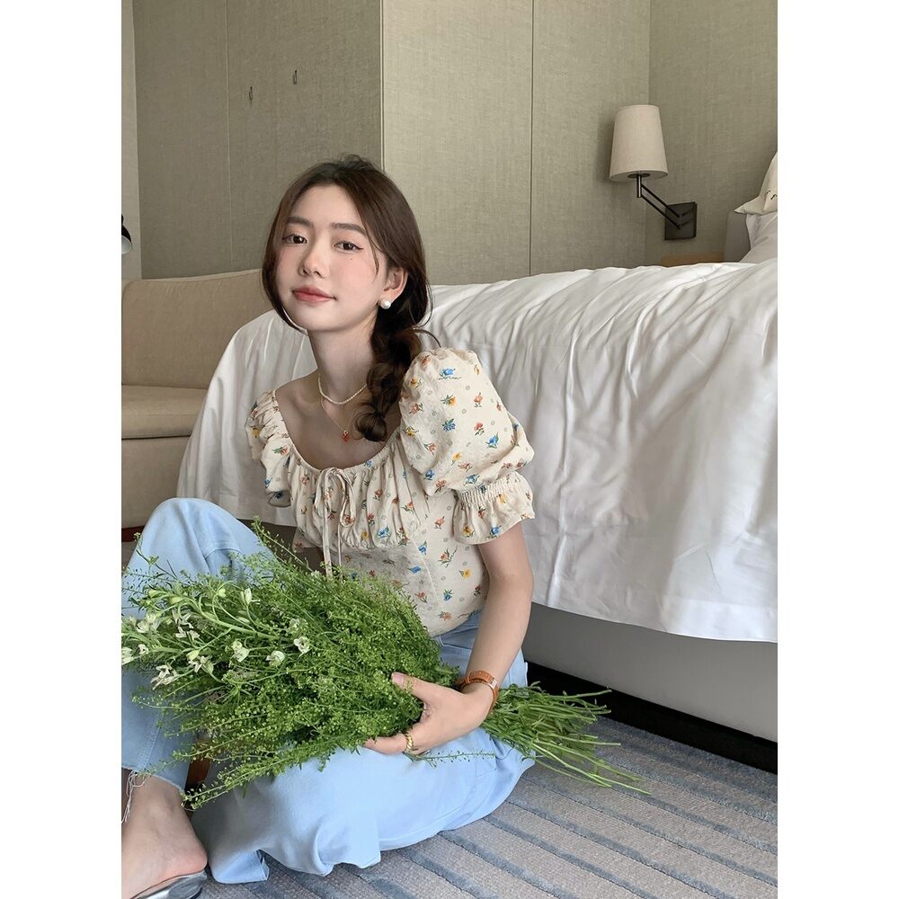 Áo croptop nữ hoạ tiết hoa nhí