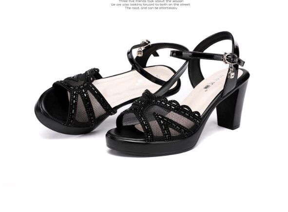 Giày sandal gót vuông đính đá