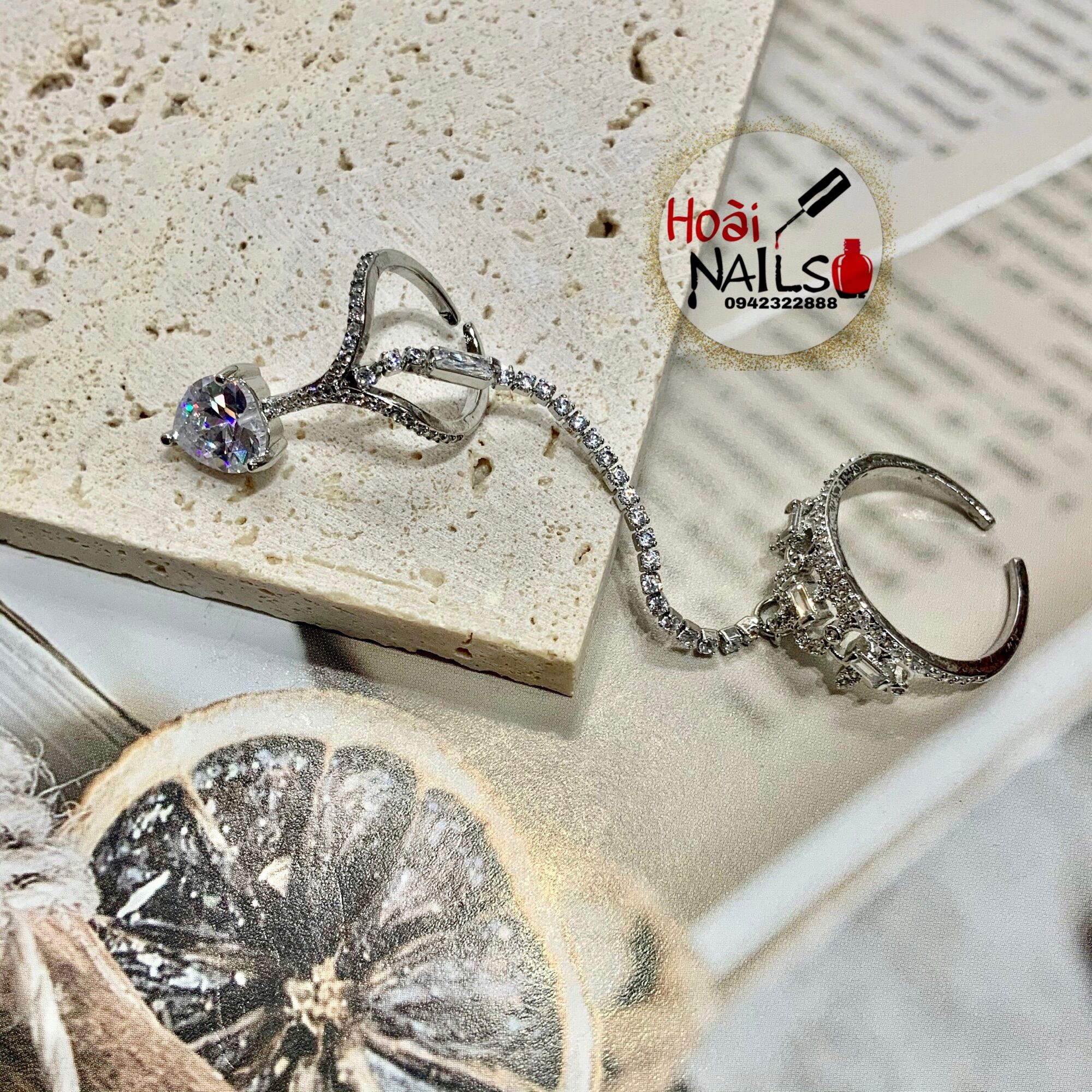 Nhẫn dây đá chụp ảnh nail