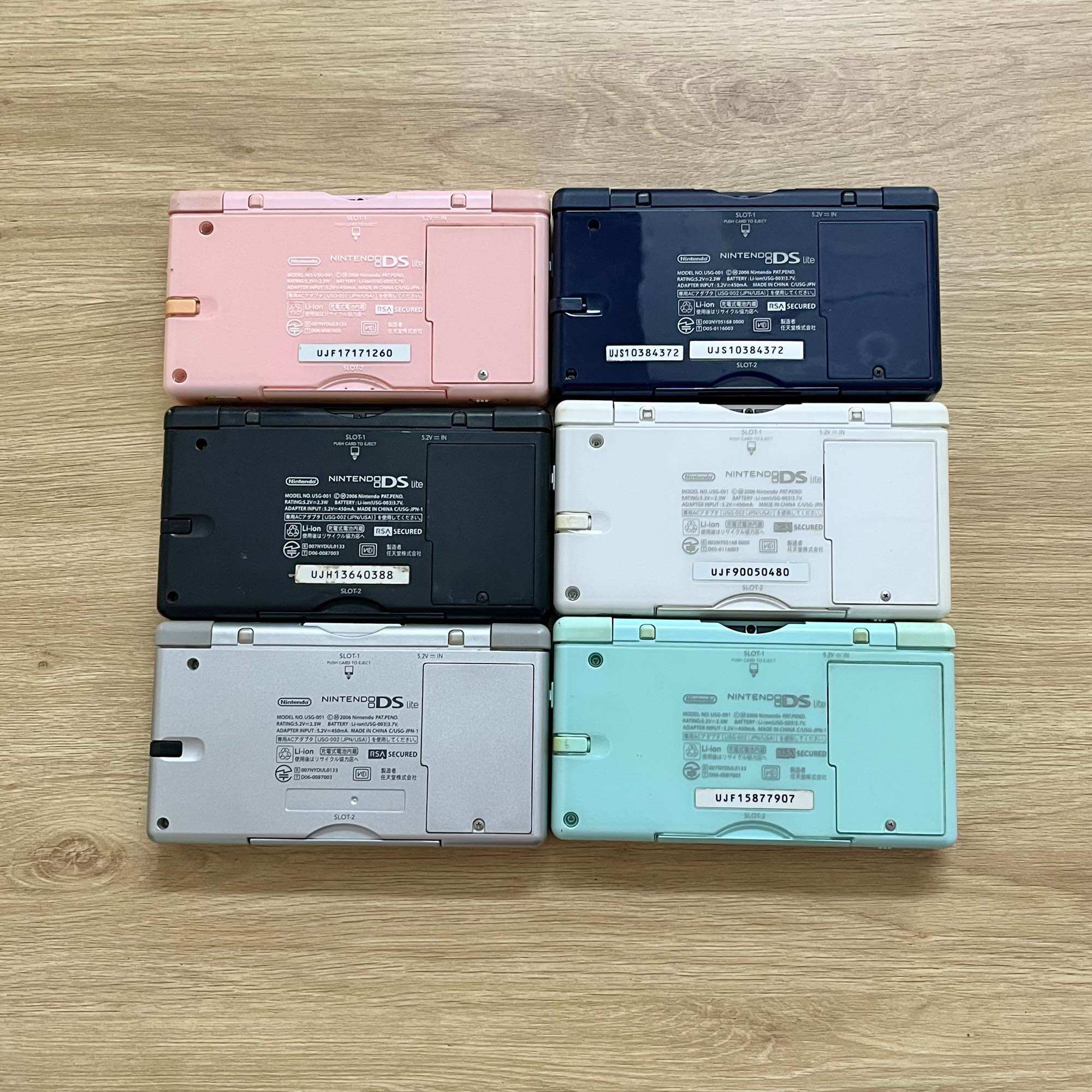 Máy Chơi game Nintendo DS Lite ( Full 2000 Game Free)