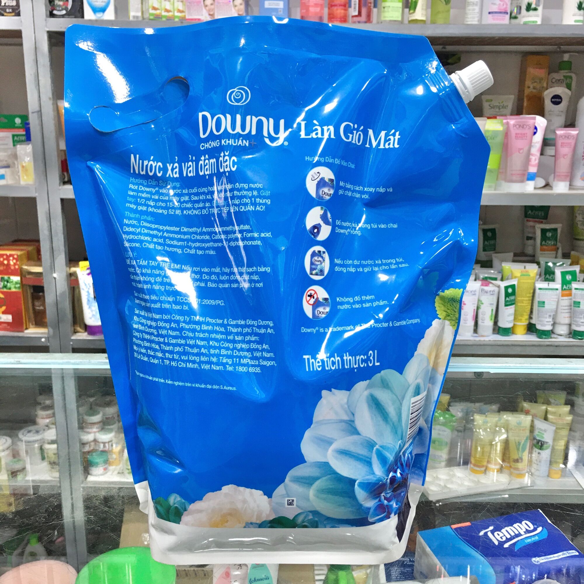 Nước xả vải đậm đặc Downy làn gió mát túi 3 lít