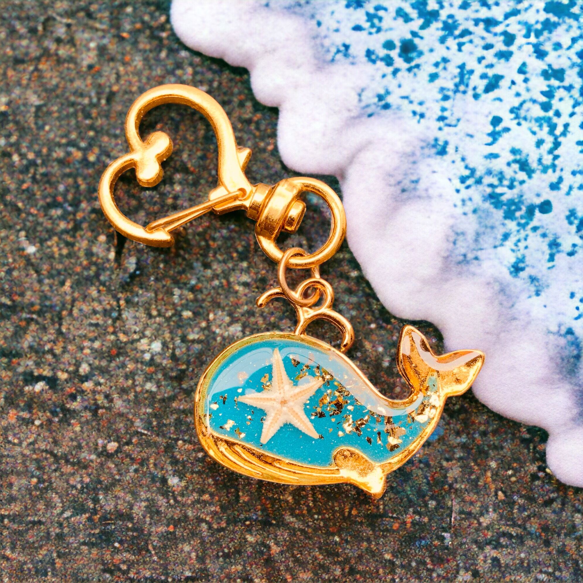 Móc khóa cá voi xanh (Thêm tên theo yêu cầu )Key chain Handmade Lilande