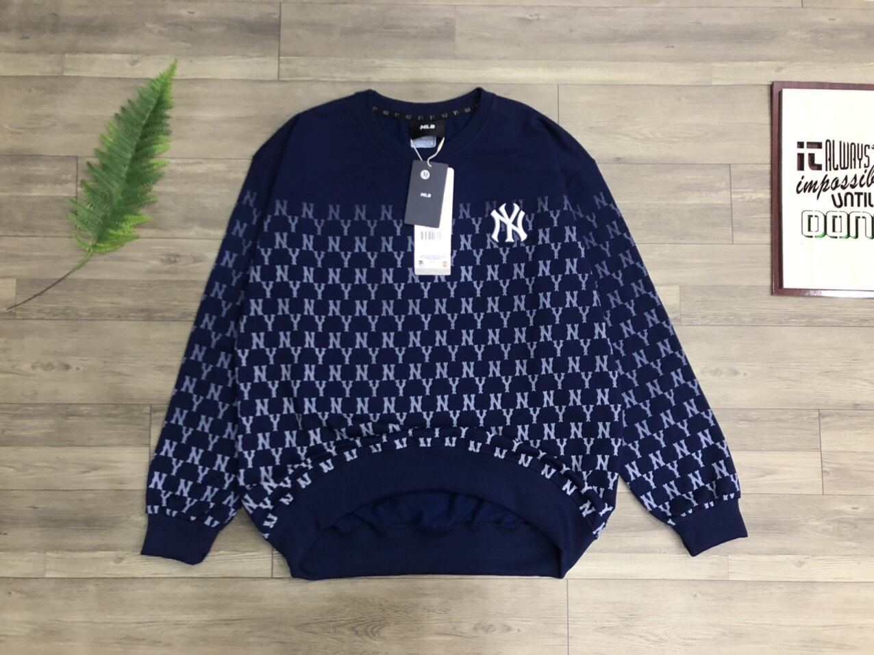 sweater mono mlb họa tiết mạng nhện