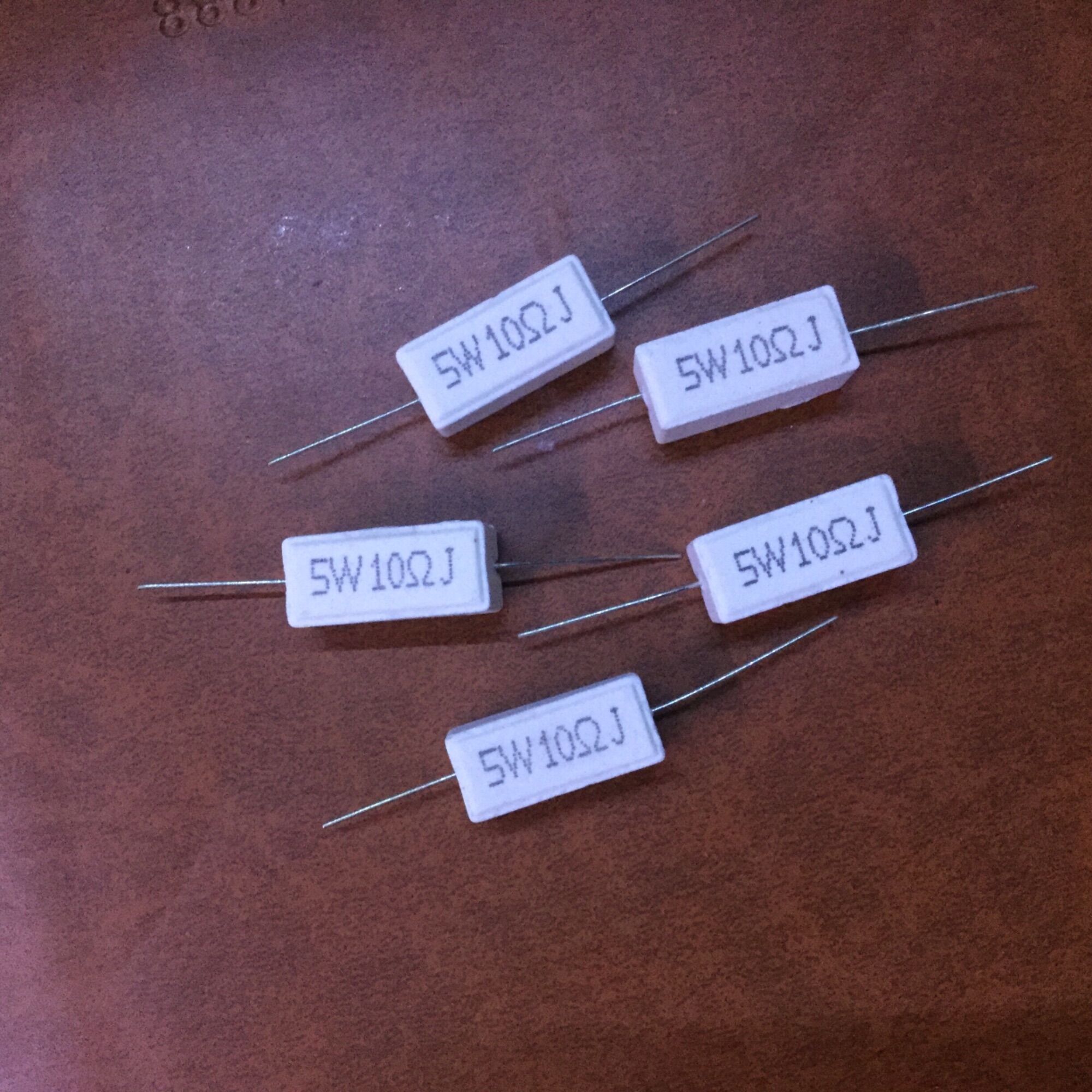 Trở sứ 100 om 5 W giá cho 10 chiếc