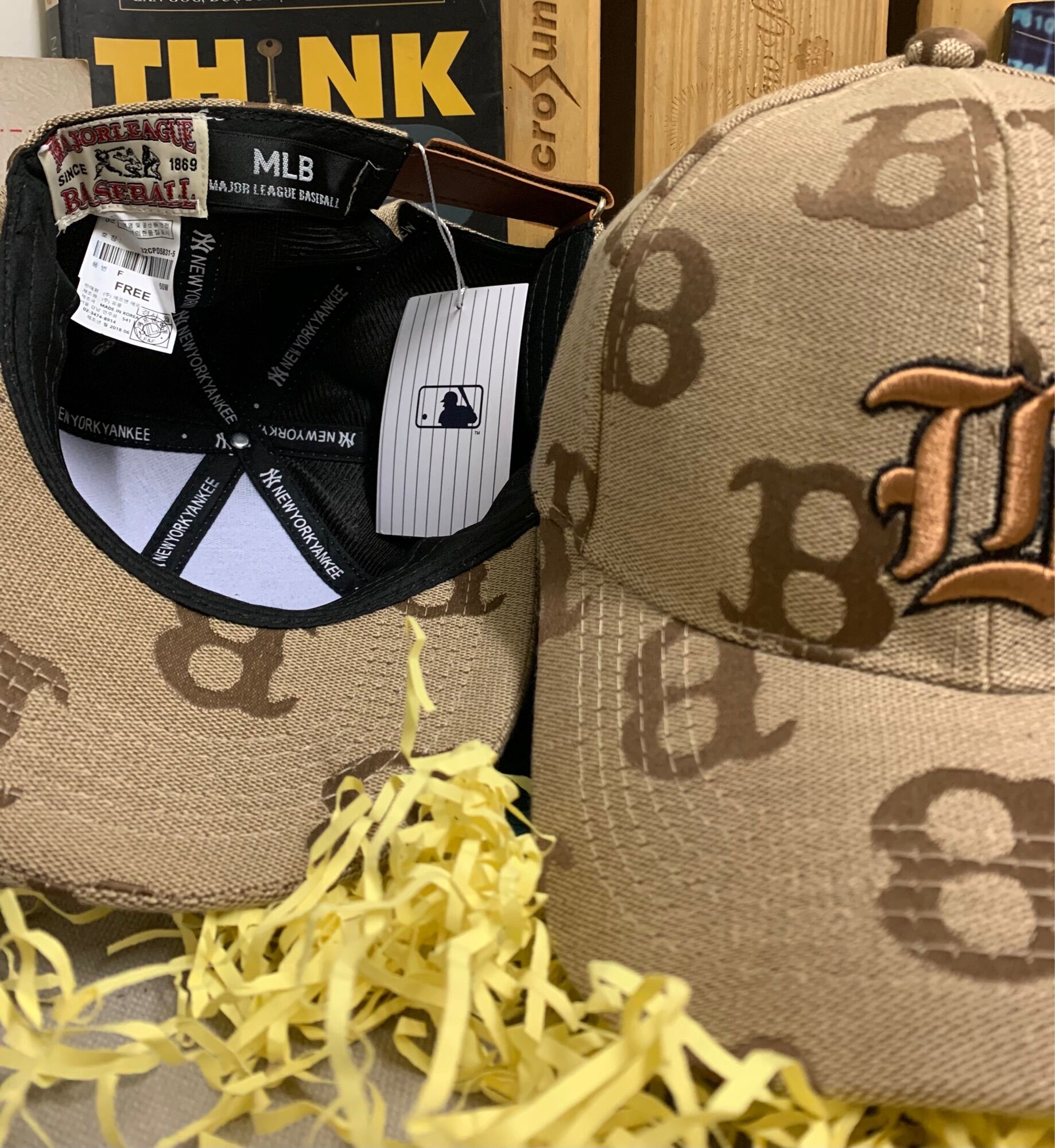 Nón Nam Nữ - Logo MLB Hoạ Tiết Đẹp