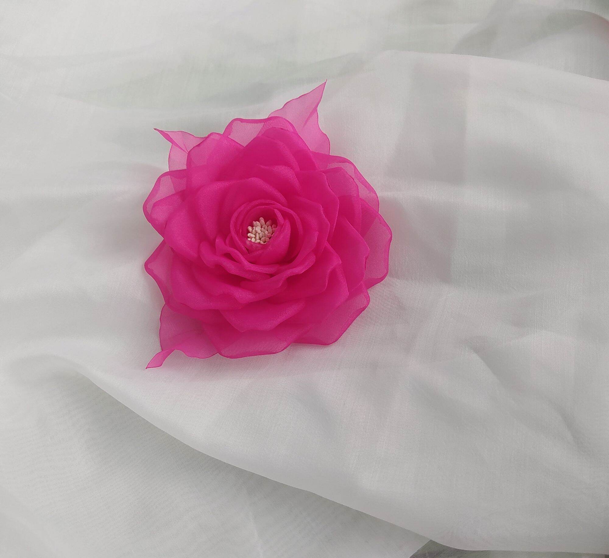 Hoa cài áo Canto handmade màu hồng sen