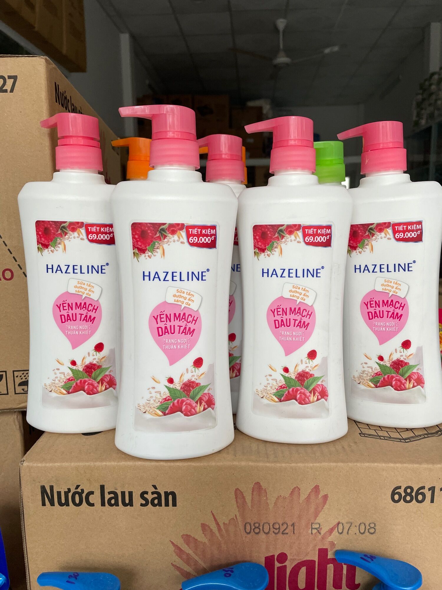 Sữa tắm dưỡng da Hazeline 1ky (Chai)