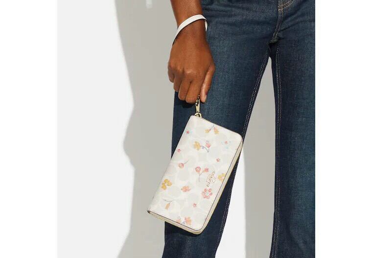 VÍ COA**CH DÀI Long Zip Around Wallet siêu xinh