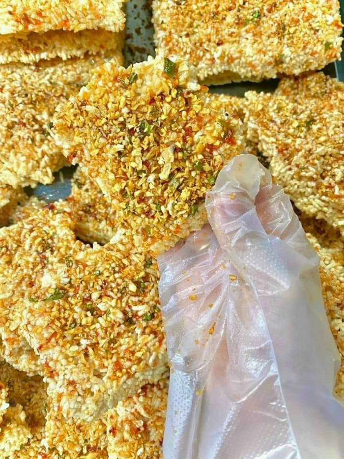 CƠM CHÁY MẮM TỎI ỚT 🧄🧄🧄
200gr