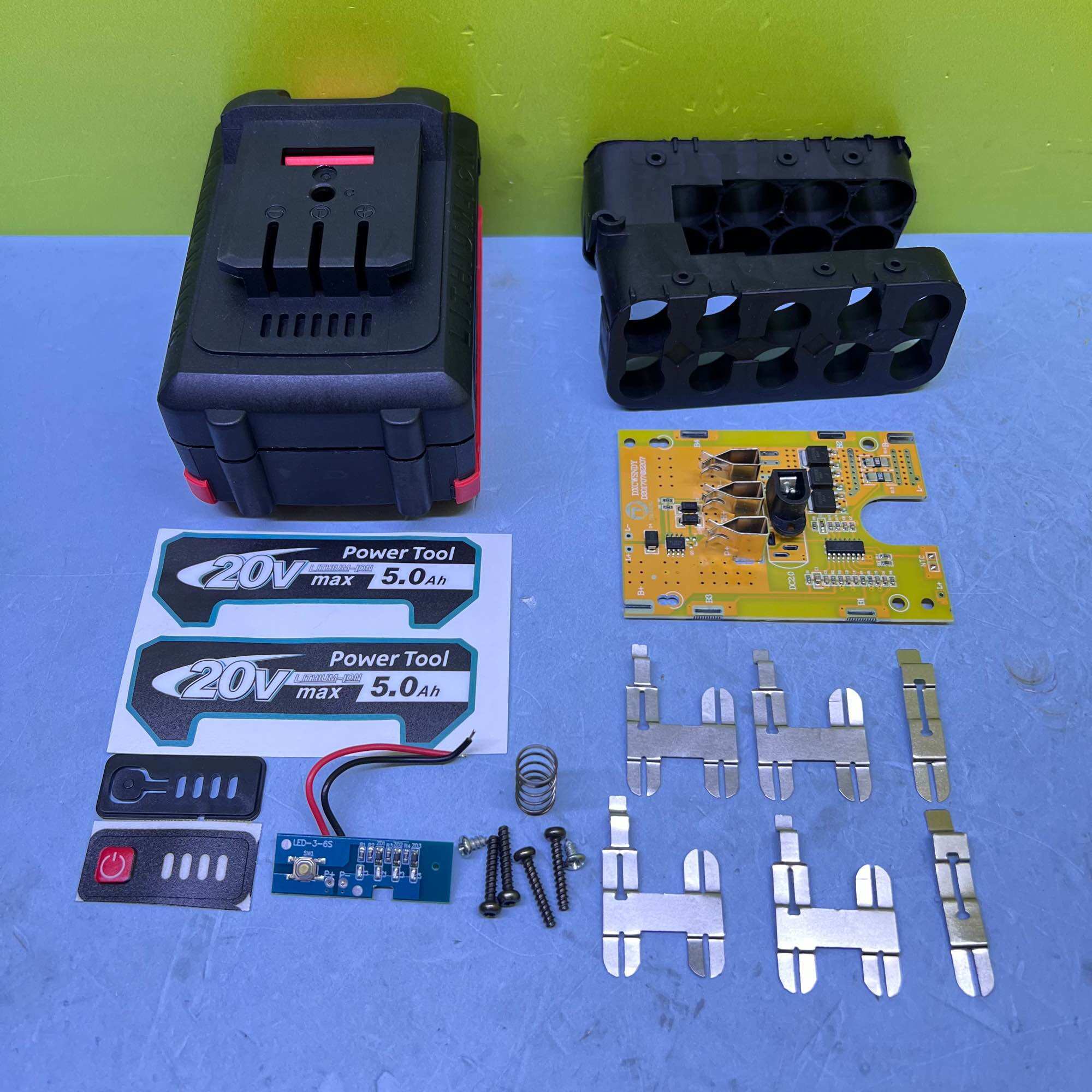 Vỏ mạch pin DAYI 18v ( 21v ) 10 cell 18650