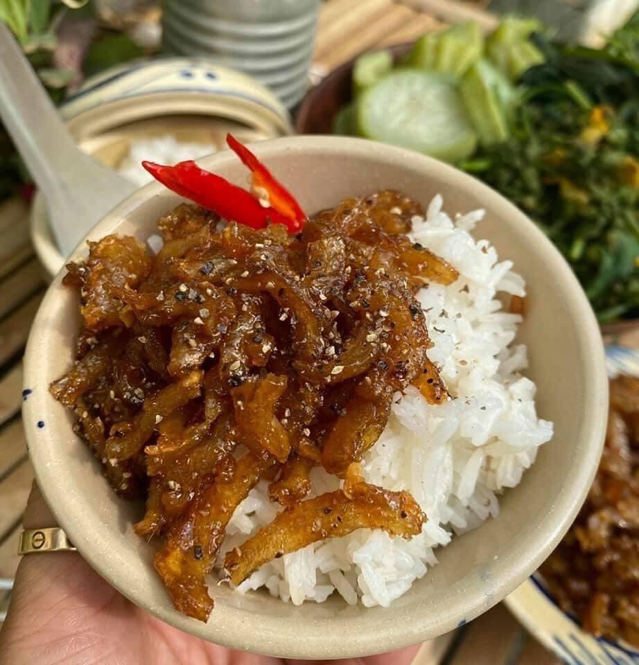 Cá cơm rim tiêu tỏi ớt hũ 500 gram