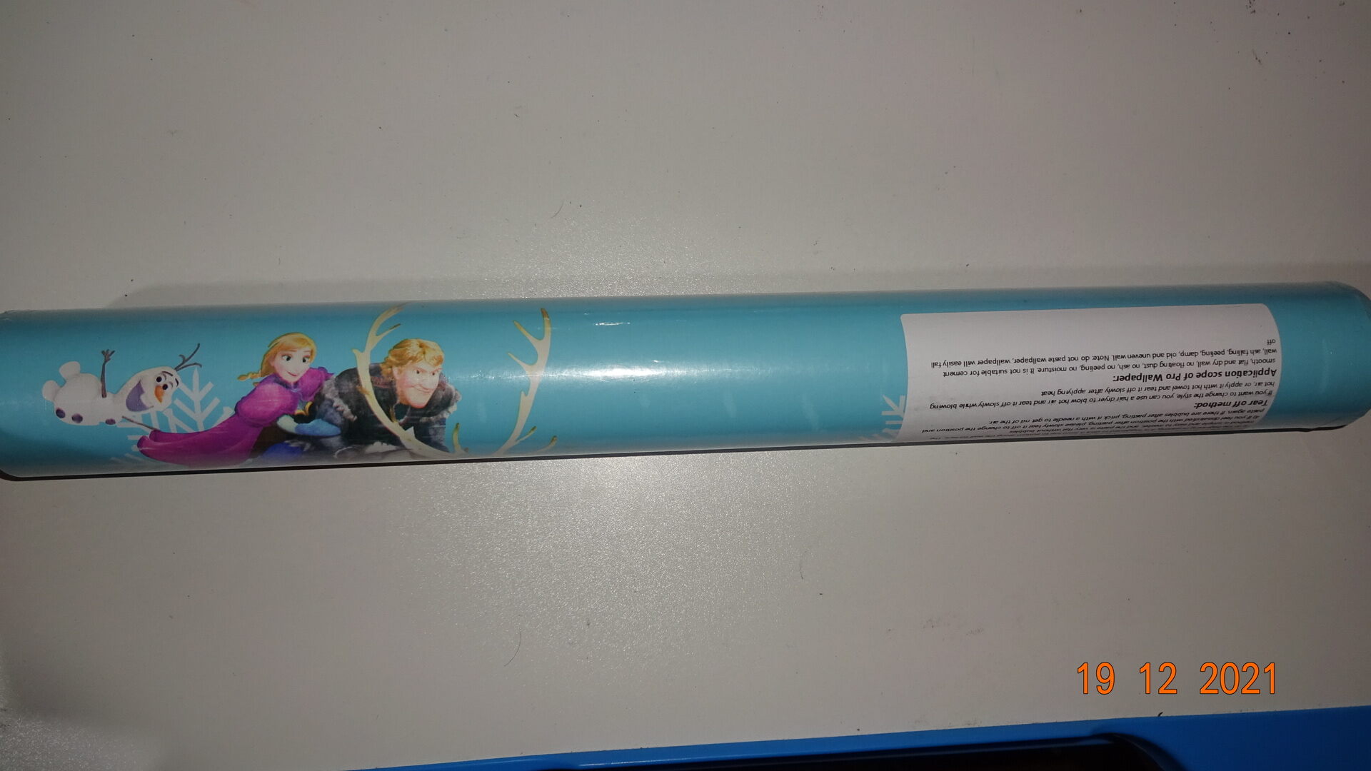giấy dán tường họa tiết elsa cuộn 0,45x10m
