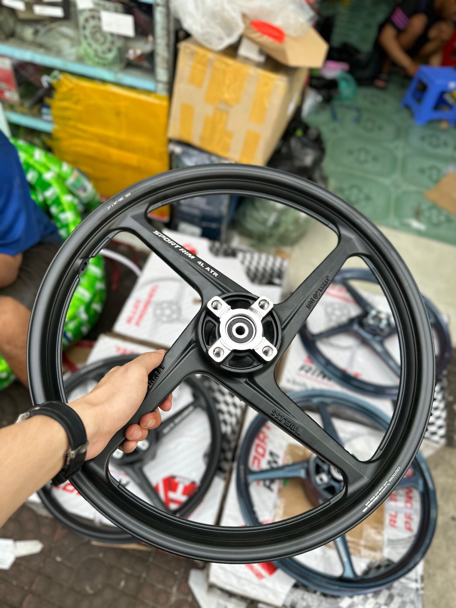 Mâm Enkei 4 Cây Ex150 Lắp đặt Như Zin
