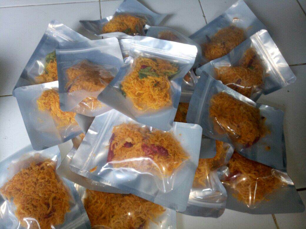 100gr KHÔ GÀ Lá Chanh(túi zip)