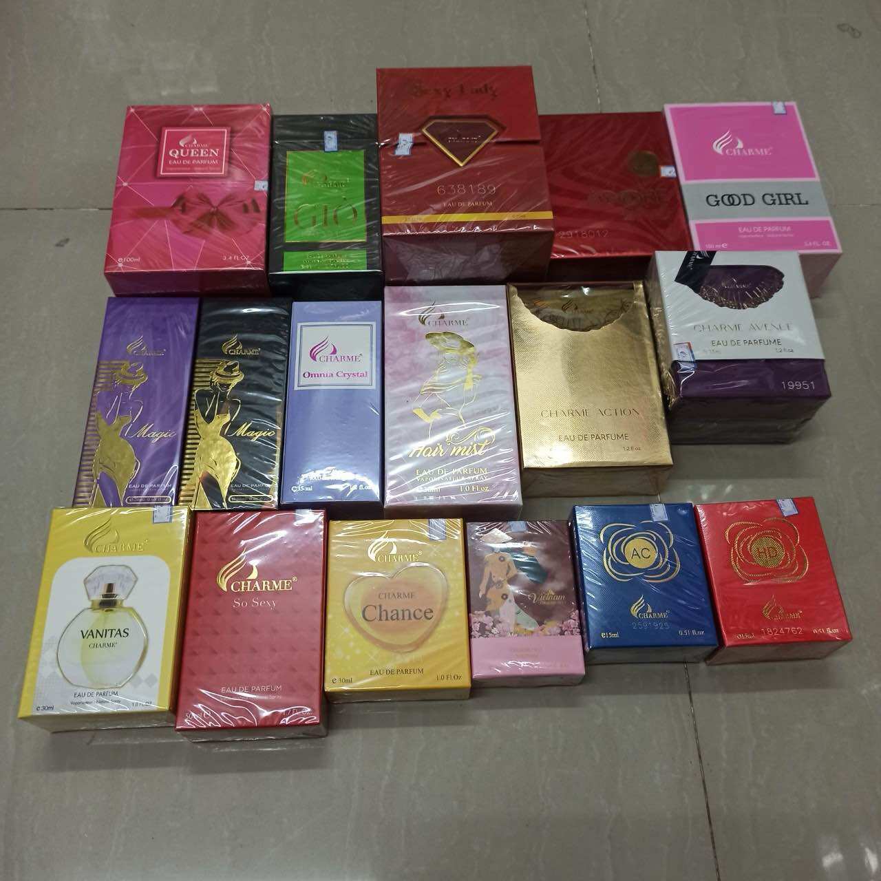 Nước hoa queen 100ml mẫu cũ ( có mãu chiết )