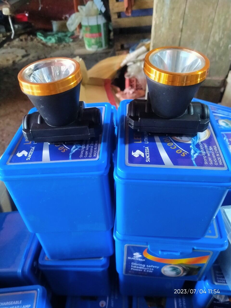ĐÈN ĐEO ĐẦU  A4 TIẾT KIỆM ĐIỆN