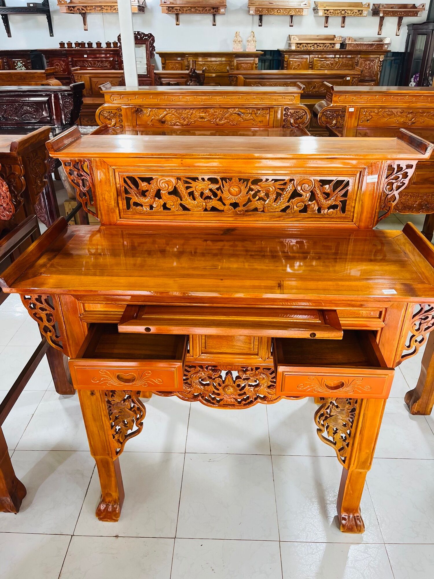 bàn thờ gia tiên