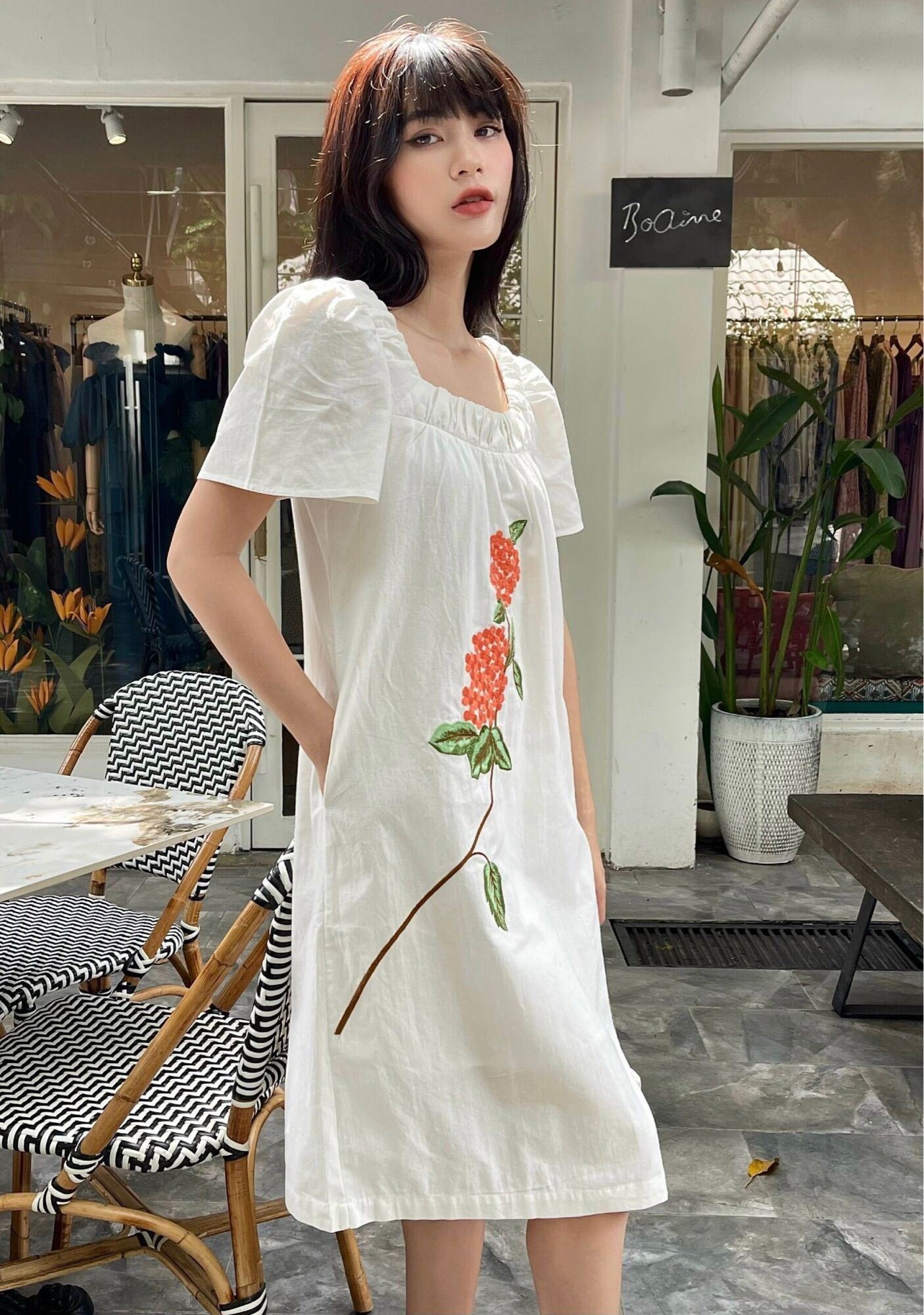 Đầm Thêu Linen Cổ Vuông Xênh