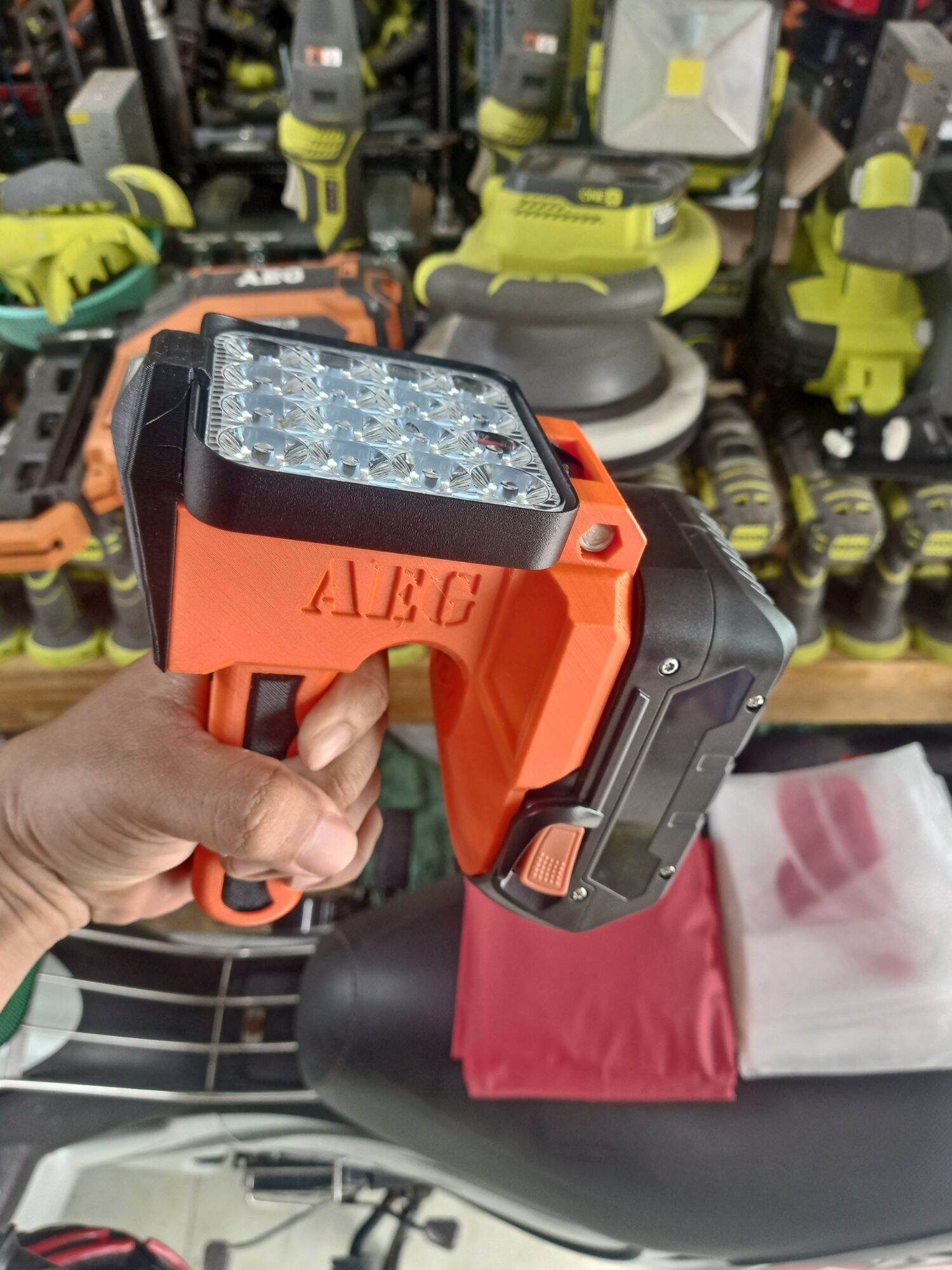 Nsv đèn pin aeg 18v đèn pin ridgid 18v