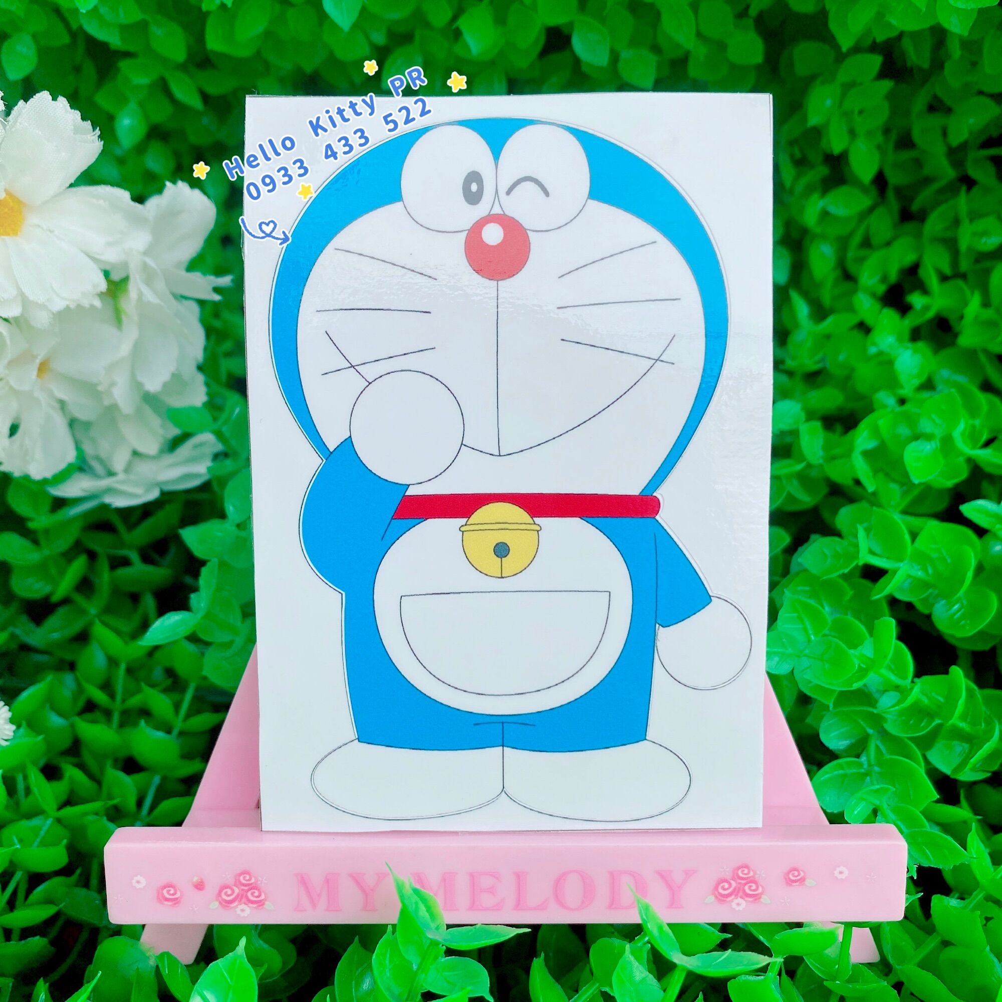 Decal dán trang trí ( ổ điện, nón bảo hiểm, xe, tủ lạnh ) Doraemon Doremon