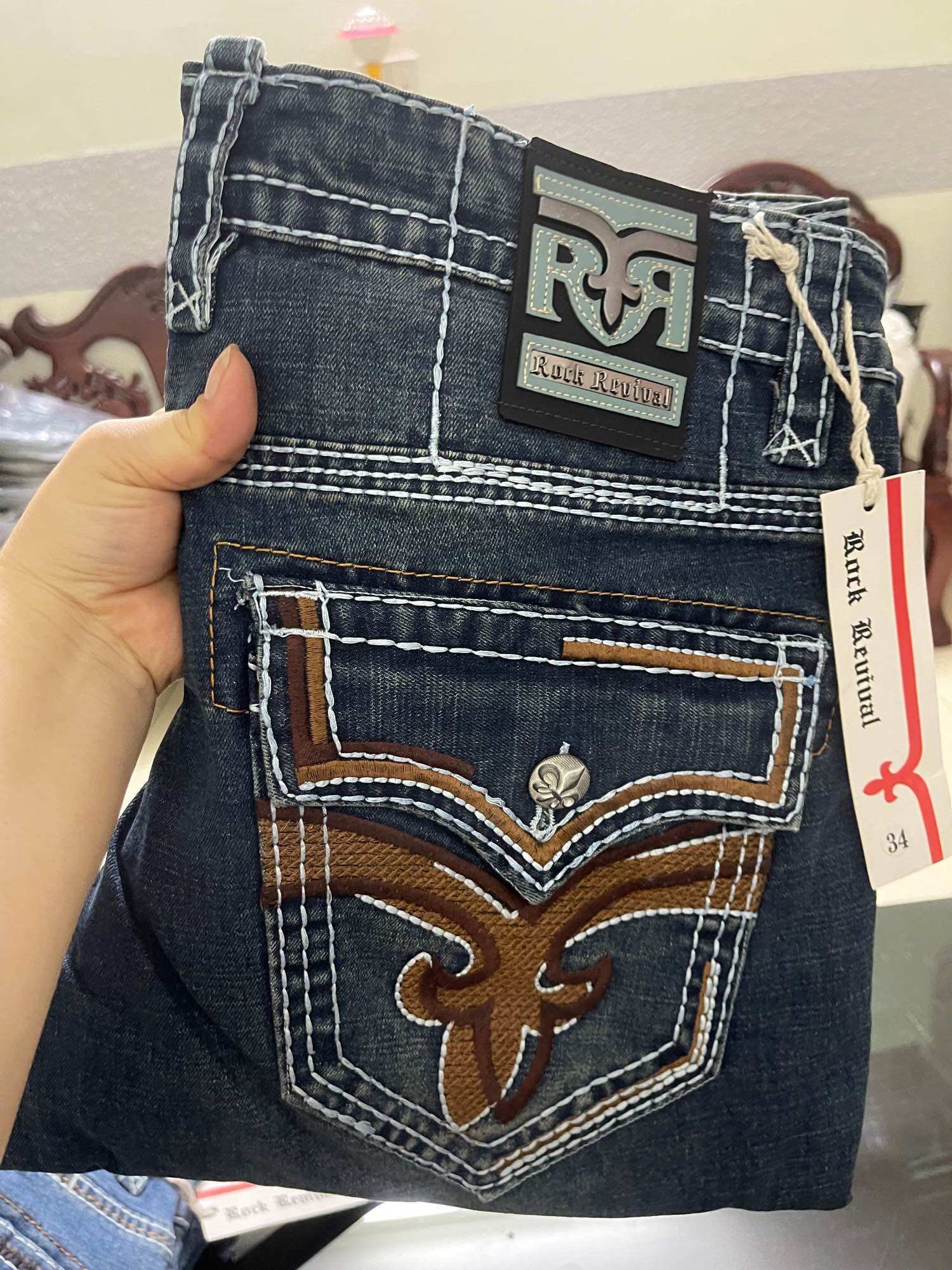 Quần jeans nam nắp túi chỉ nổi