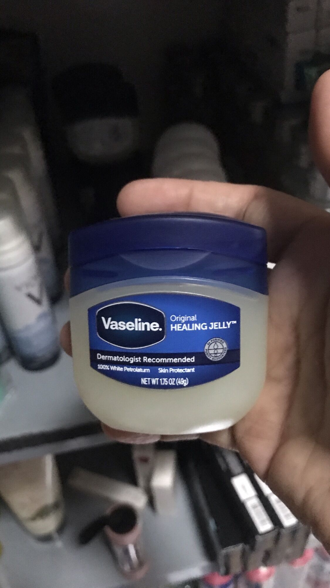 Sáp dưỡng ẩm giảm thâm dạng hủ Vaseline 49g