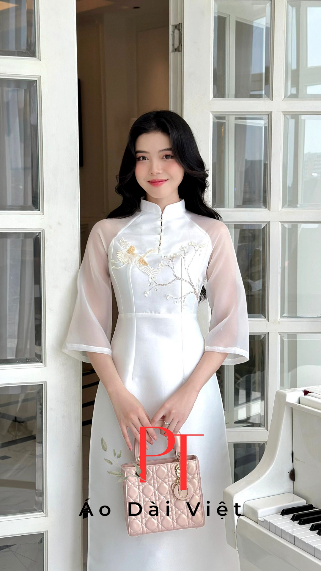 Áo dài cách tân tapta đính kết hoa nổi bất đẹp. hàng thiết kế cao cấp bán lẻ bằng sỉ